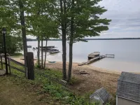 3 Br Lakefront Cottage on Beautiful Sandy Beach Lake Missaukee