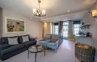 Contemporary Cottage in Ballater Village