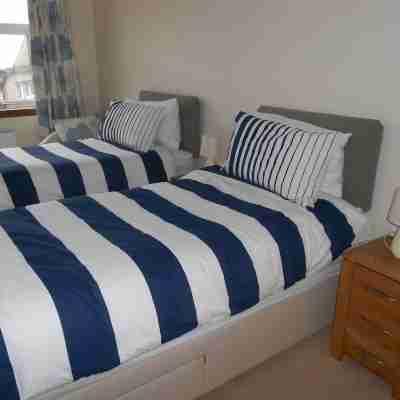 Licence No: MO-00672-F  Stb  Large Property & Garden, Sleeps 8. Free WiFi Rooms