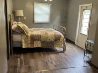 The Cottage at Lick Creek Hotels in Smyth County