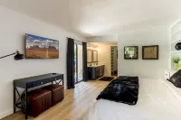 Luxury Resort Style Condominium in Scottsdale Hotels near Walgreens