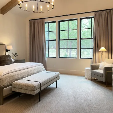 Four Seasons Luxury 5 Br Lodge w/ Hot Tub, Infinity Pool and More