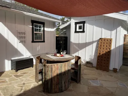 Downtown Los Olivos 3 Minute Walk to Wine Tasting Rooms! Fantastic Spacious Home