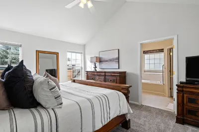 Tranquil Home on the Cheyenne Greenway! Hotels near Sierra