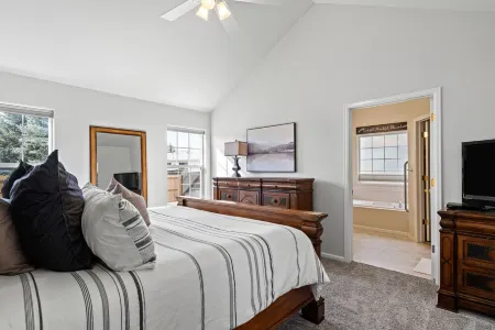 Tranquil Home on the Cheyenne Greenway!