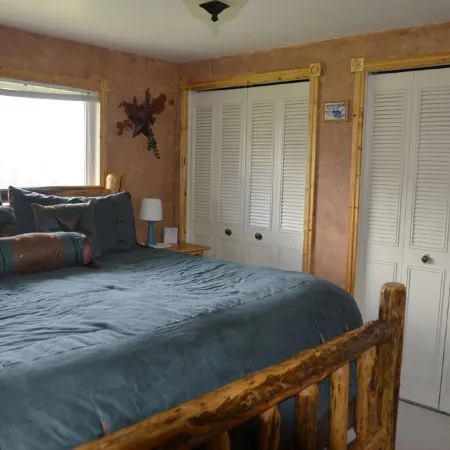 Tranquil Home on Yellowstone River. See Other Home #4914516 for Large Families