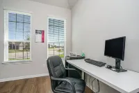 Cozy Retreat 15 mi from Galveston and JSC