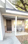 Rogers Retreat, Dog Friendly, Cozy Home. Close to Walmart Amp, Downtown Rogers