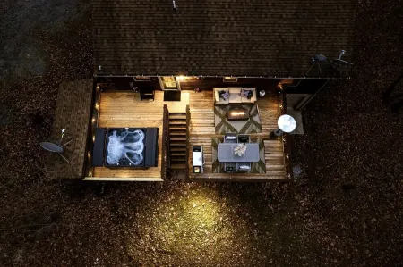 Hot tub, fire pit, BBQ, dogs friendly, National Park, Luray caverns, Massanutten