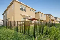 Brand New Home Near Disney in beautiful community Hotel dekat KAY Jewelers