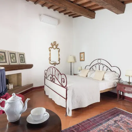 Exclusive Villa w/ Private Heated Pool, Concierge Service 8 Mile Florence Center