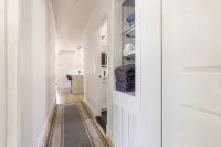 LUXE 3BD/2BA 29 min>NYC w/Parking & deck
