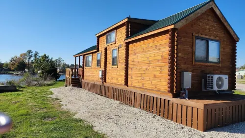 Cabin: Lower Winter prices! Snowbirds Welcome!  Bring your boat for fall fishing Hotels in Carteret County