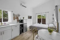 Luxury Tiny Home with Private pool & Lake Access