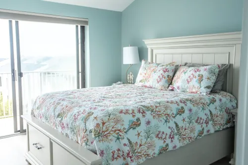 Beautiful View of the Bay, 2 Bedroom Condo, Sleeps 6