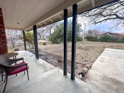 Cozy 4-bedroom house in charming Tehachapi with WiFi, AC