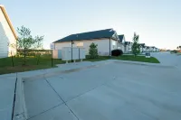 The Rehoboth- Iowa -Entire Home, 4BR- Deluxe & Elegant, Great Location near I-35