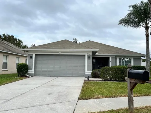 Amazing heated pool 4 BR/2 baths newly renovated home with large deck! Hotels in Wesley Chapel