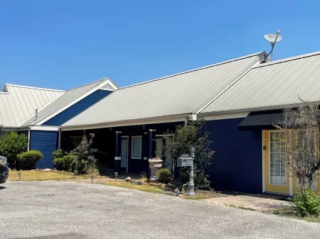 Tejas Waterfront Apartment on Lake Sam Rayburn
