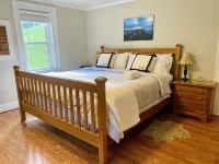 4 houses down from our farm, The Grace Place - king & queen beds
