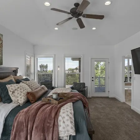 Luxury - 6000sqft- Sleeps 22+ Basketball, Billiards, Theater, Game, PrincessRoom