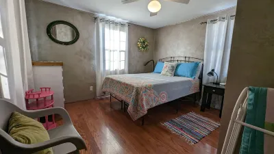 Great house for making memories! Two living areas, bar, and pool table