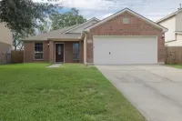 Cozy Home with Oversized King Suite, 15 min to IAH Hotels near Bordersville Park