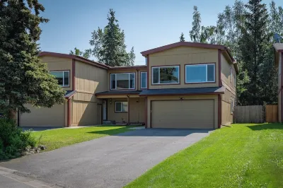 Spacious Home close to Coastal Trail and Downtown Hotel in zona Aeroporto Internazionale di Anchorage-Ted Stevens