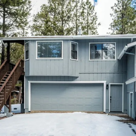 Adorable 1 BR Guest Suite w/ Fireplace & Patio