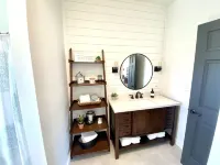 French Country Farmhouse -15 min from Glacier NP-Whitefish Mtn, & Flathead Lake!