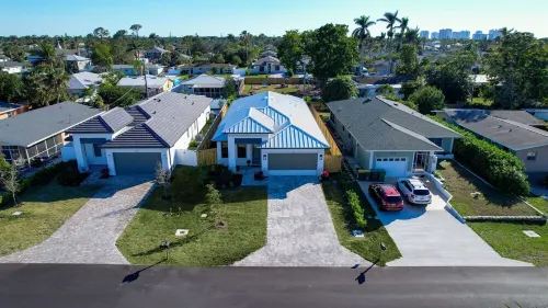 New Villa! Close to the 🏖️! Heated Pool/Spa, Lanai, Grill, EV🔌! Two King beds! - 무료 와이파이