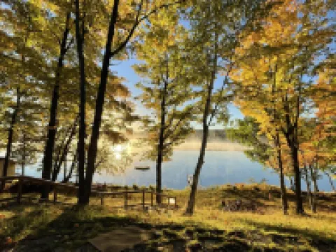 Beautiful house on Camp Lake! 艾昂縣住宿飯店