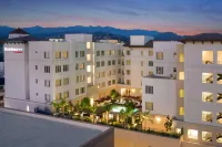 Residence Inn Los Angeles Glendale فنادق في غليندايل