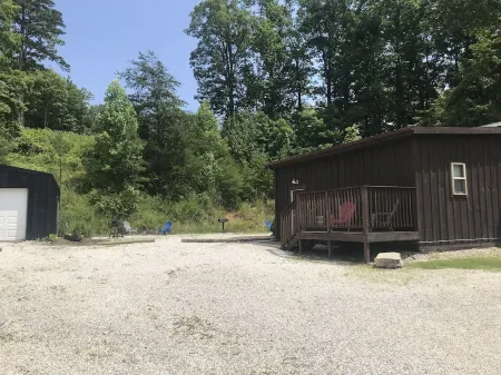 Handcrafted Cabin in Rrg • Pet Friendly• Fire Pit