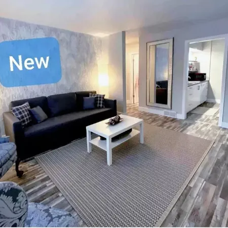 Skots Villa Bottom West. Near Sanford Medical, Midco, Univ. SF & Augustana