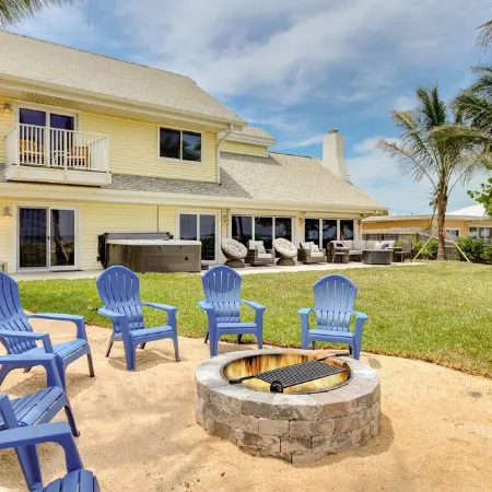 Private Resort! Beachfront Home with Pool & Hot Tub and Five en Suite Rooms
