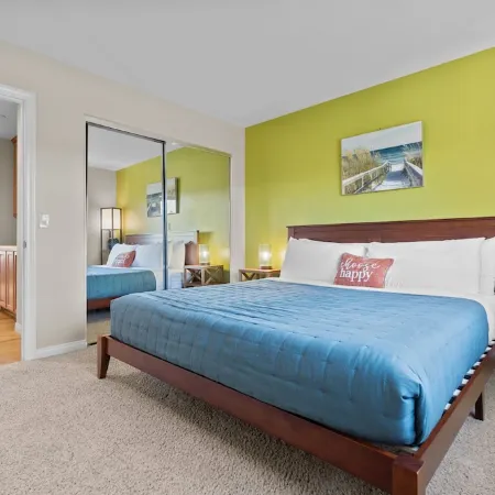 Resort-style Home with stunning views, pool, hot tub, putting green