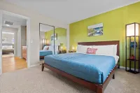 Resort-style Home with stunning views, pool, hot tub, putting green