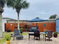 Family-Sized 2Br/BA House-5 Minutes to the Beach! Pets/Dogs Welcomed!!! Hotels in Sunnyside