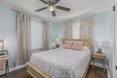Cozy Downtown Bristol Cottage - 4 min to CASINO