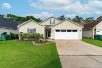 Gigi's Beach Getaway with Game Room, Smart TVs, WiFi, Beautiful Patio/Fire Pit