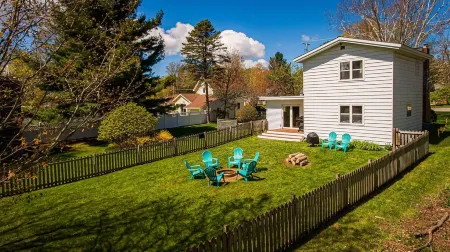 Private Cozy Cottage in Charming Walloon Lake Village - Sleeps 13!