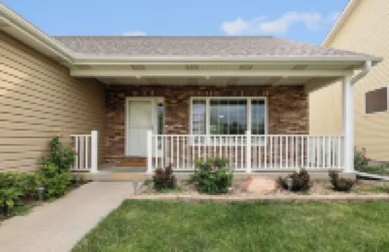 Spacious 5BD - UNL 5mins - BBQ, Games & Backyard