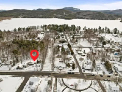 Bubar Barn - screen porch, deck, + parking Hotels in Schroon