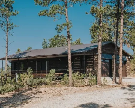 Sunset Ridge Cabin Hotels in Lead