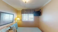 Oceanfront, Top Floor/ Corner Sea Cabin, Gorgeous Views with Pool