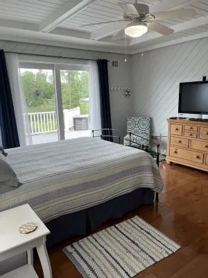Luxury Cottage in Alex Bay 3 bedrooms, 2.5 baths.  Book your 2025 Vacation Now!!