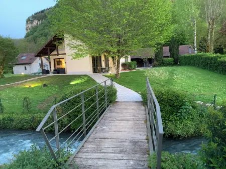 Total Independant Cottage  on the River Lison Very Quiet Until 5 Personnes