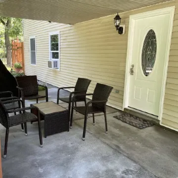 Luxurious, private, contemporary 1BR apartment in Ithaca NY!