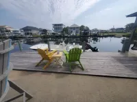 Deep-Water Canal Front Coastal Cottage Only Steps to the Beach & Pet Friendly!